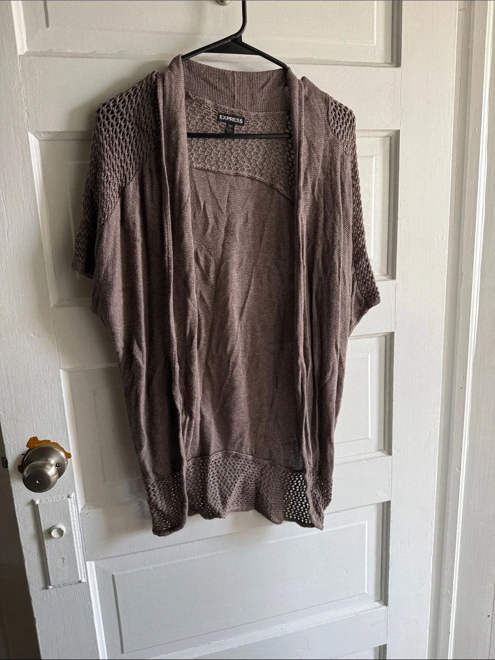 Express Short-Sleeve Open-Front Knit Cardigan in Mauve Taupe